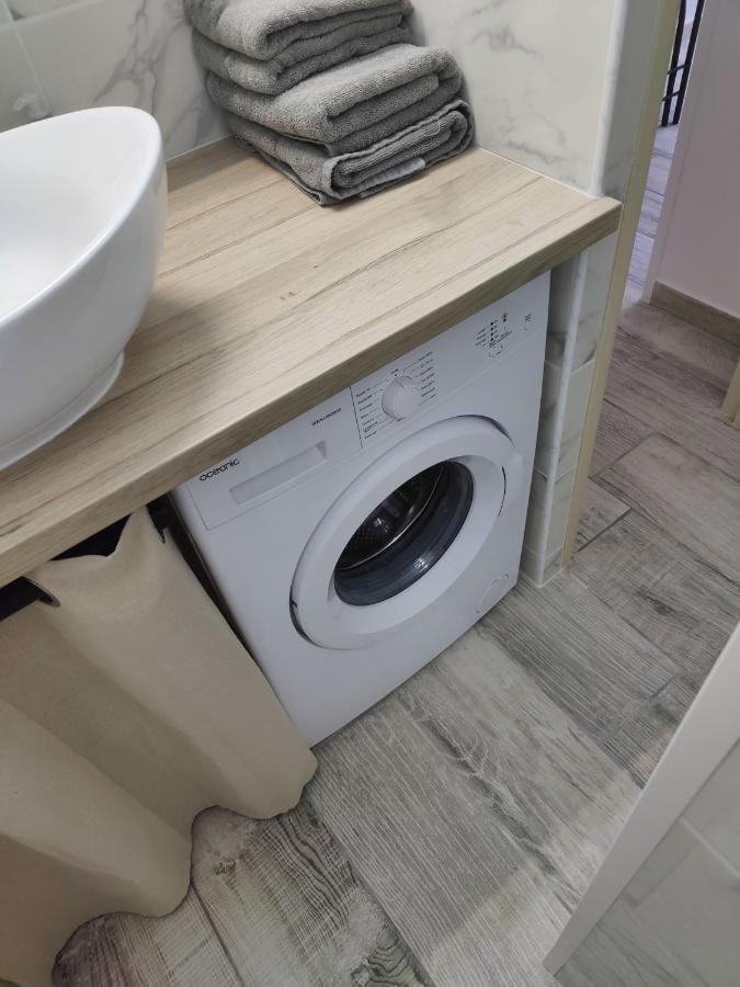 Studio Climatise 50 M.Du Port سان سيبريان المظهر الخارجي الصورة