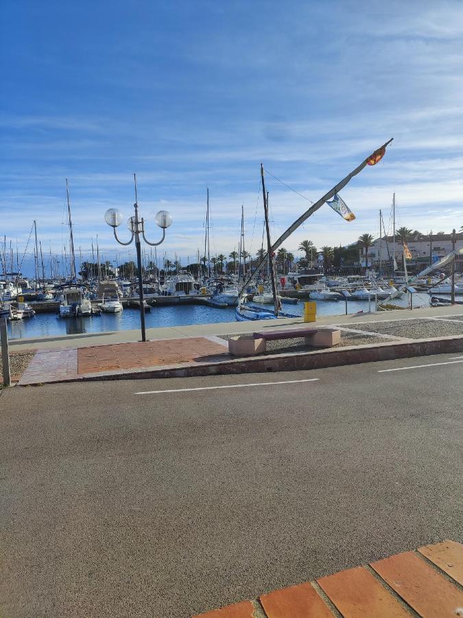 Studio Climatise 50 M.Du Port سان سيبريان المظهر الخارجي الصورة