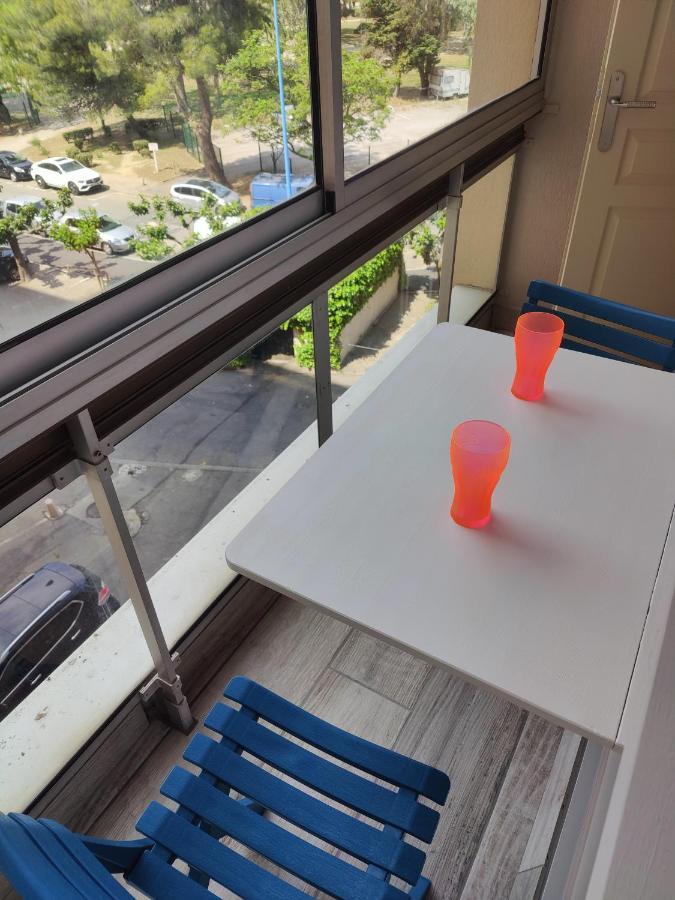 Studio Climatise 50 M.Du Port سان سيبريان المظهر الخارجي الصورة